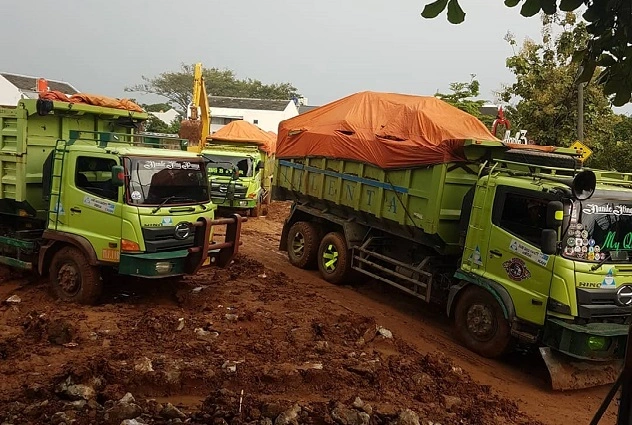Jasa Pengurugan Tanah Jakarta Murah | Buang Puing & Galian - Indoplangsir 7 img F8nHijM 1